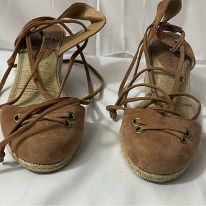 Woman’s wedged sandal